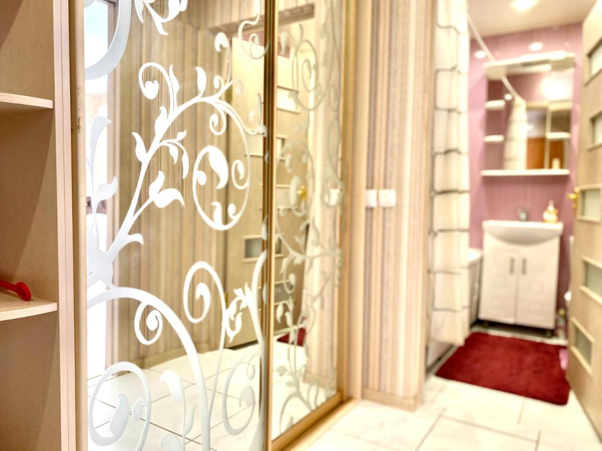 Apartpoltava Елегантна Квартира В Новобудові,Біля Каштанової Алеї, Центр Міста, Звітна Документація Екстериор снимка